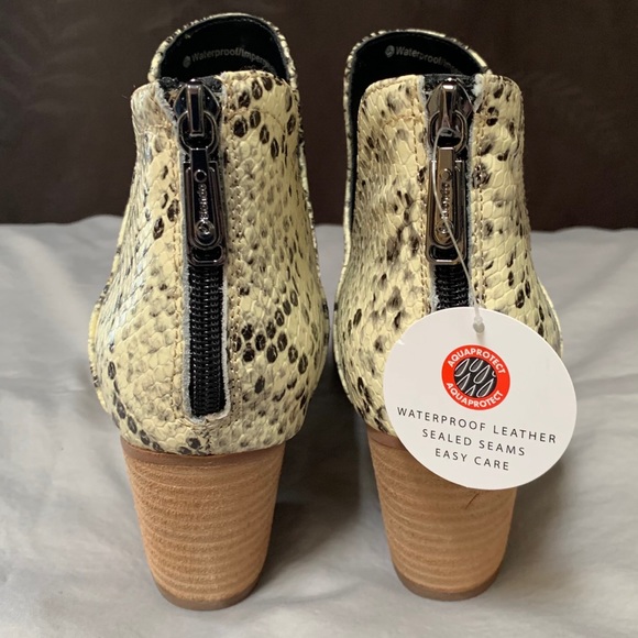 NWT Blondo Waterproof Leather Bootie Snake Skin - Picture 3 of 9